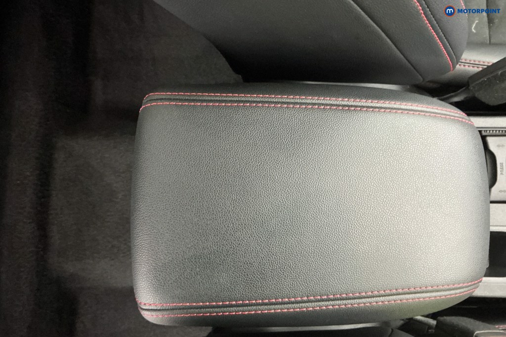 Ford Kuga St-Line Edition Manual Petrol SUV - Stock Number (1590979) - 14th supplementary image