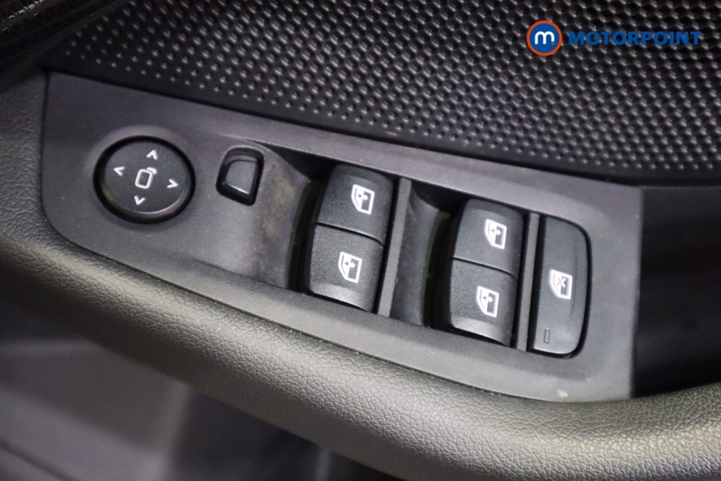 BMW 2 Series Sport Manual Petrol Saloon - Stock Number (1594157) - 11th supplementary image