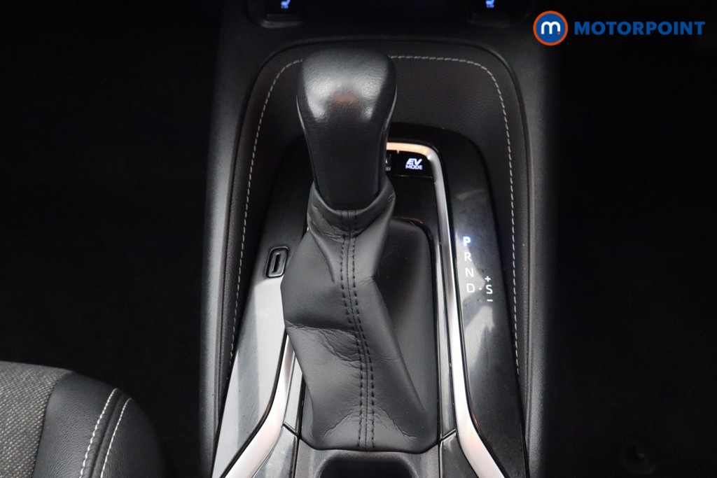 Toyota Corolla Design Automatic Petrol-Electric Hybrid Estate - Stock Number (1595473) - 5th supplementary image