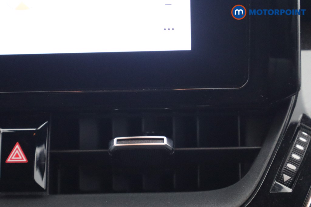 Toyota Corolla Design Automatic Petrol-Electric Hybrid Estate - Stock Number (1595473) - 6th supplementary image