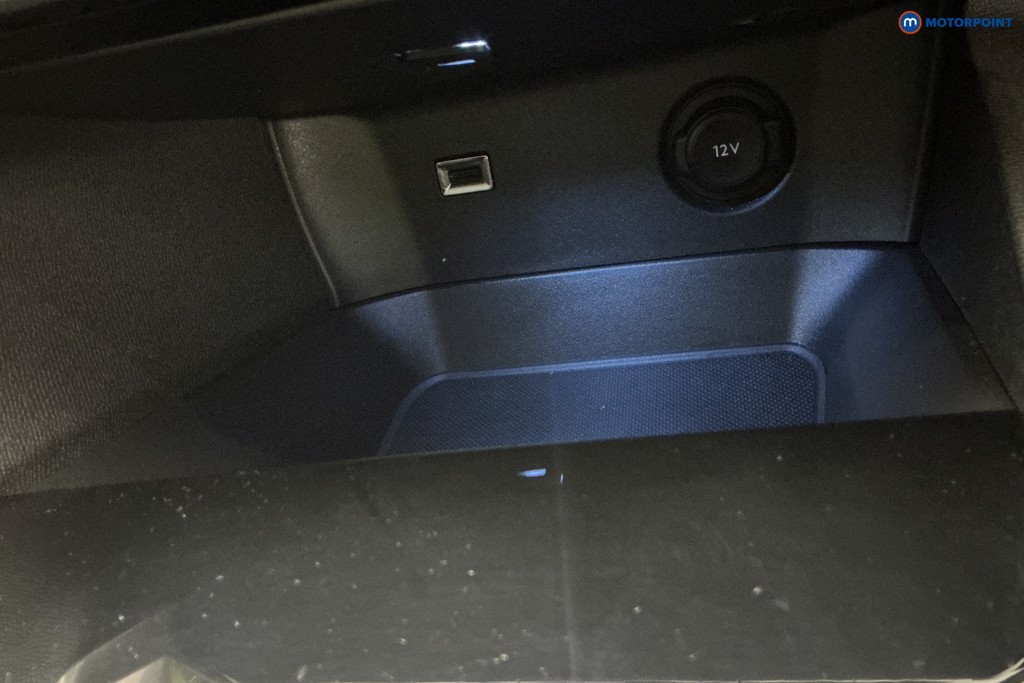 Peugeot 3008 Allure Premium Manual Diesel SUV - Stock Number (1596411) - 17th supplementary image