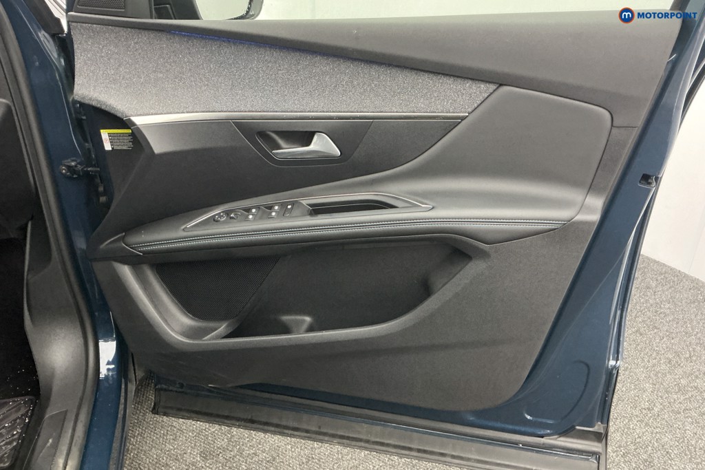 Peugeot 3008 Allure Premium Manual Diesel SUV - Stock Number (1596411) - 23rd supplementary image