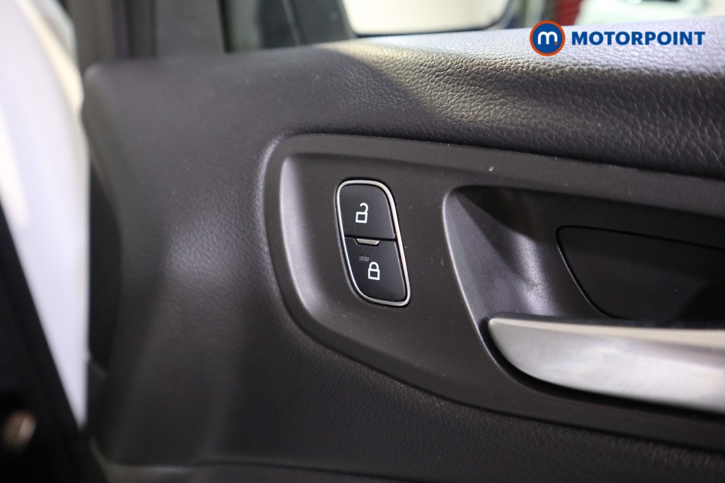 Ford Kuga St-Line Manual Petrol SUV - Stock Number (1597006) - 13th supplementary image