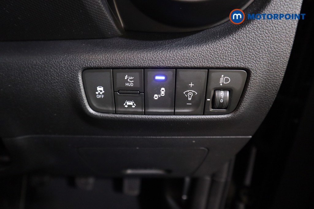 Hyundai Kona Premium Se Manual Petrol SUV - Stock Number (1598057) - 13th supplementary image