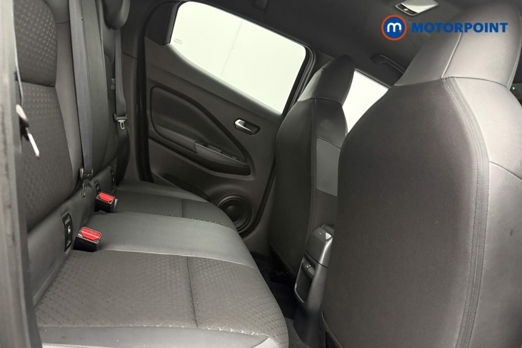 Nissan Juke N-Connecta Manual Petrol SUV - Stock Number (1598671) - 9th supplementary image