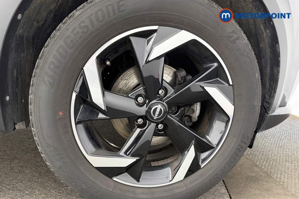 Nissan Juke N-Connecta Manual Petrol SUV - Stock Number (1598671) - 11th supplementary image