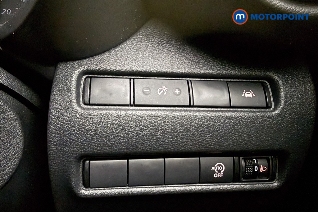 Nissan Juke N-Connecta Manual Petrol SUV - Stock Number (1598696) - 17th supplementary image