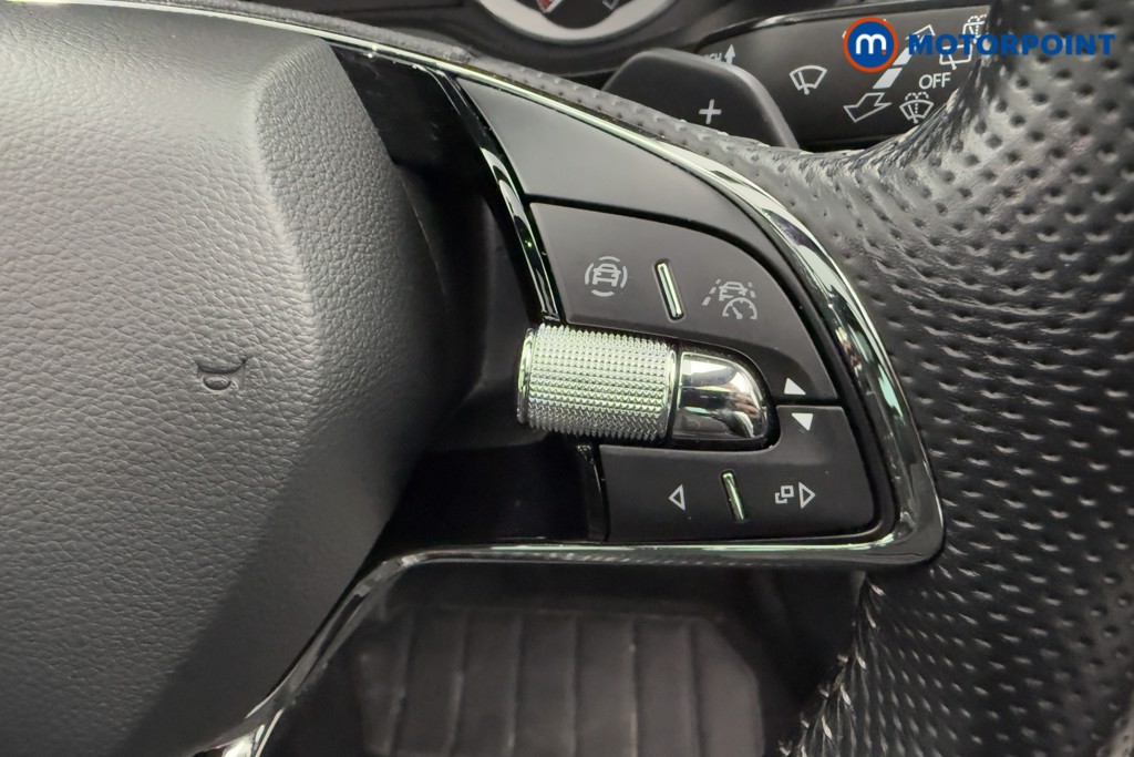 Skoda Karoq Sport Line Automatic Petrol SUV - Stock Number (1598910) - 4th supplementary image