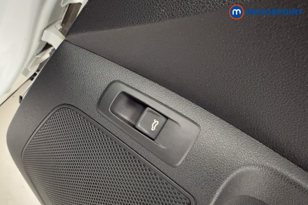 Skoda Karoq Sport Line Automatic Petrol SUV - Stock Number (1598910) - 21st supplementary image