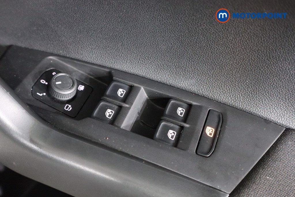 Volkswagen Polo Life Automatic Petrol Hatchback - Stock Number (1599066) - 6th supplementary image