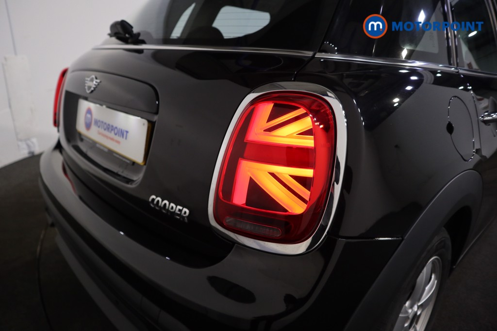 Mini Hatchback Cooper Classic Manual Petrol Hatchback - Stock Number (1599086) - 25th supplementary image