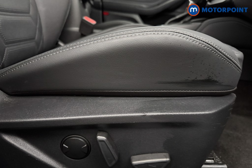 Ford Focus Active X Automatic Petrol Estate - Stock Number (1599366) - 20th supplementary image