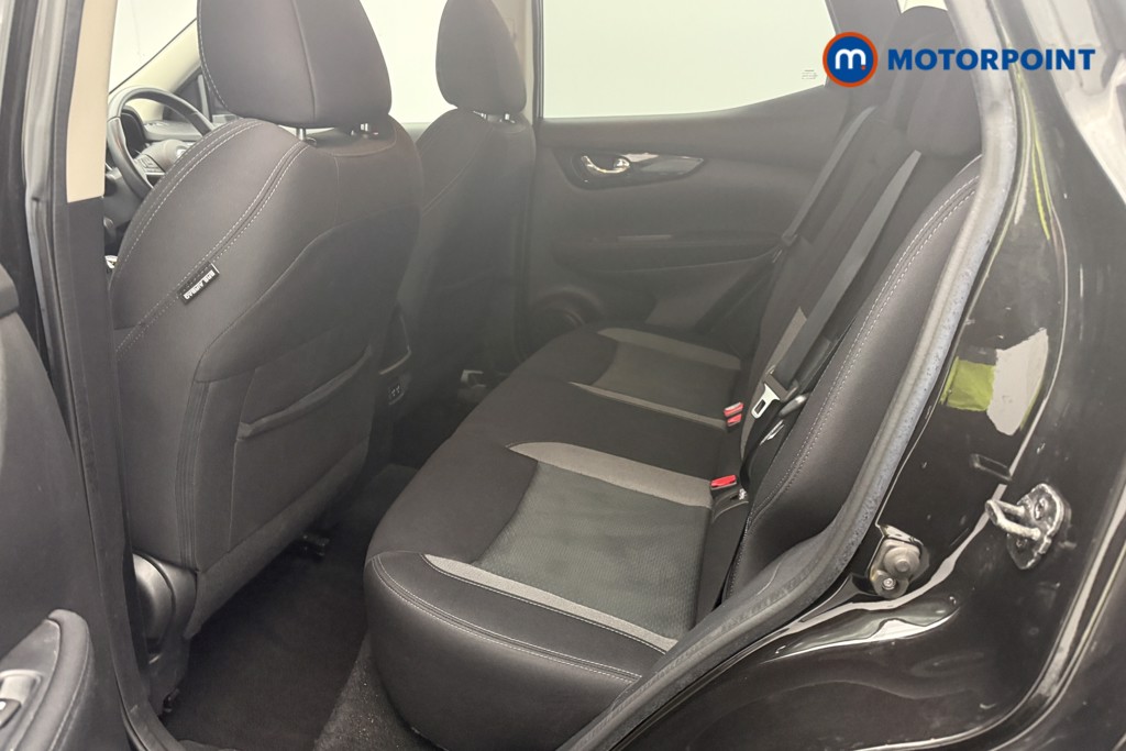 Nissan Qashqai N-Connecta Manual Petrol SUV - Stock Number (1599603) - 4th supplementary image