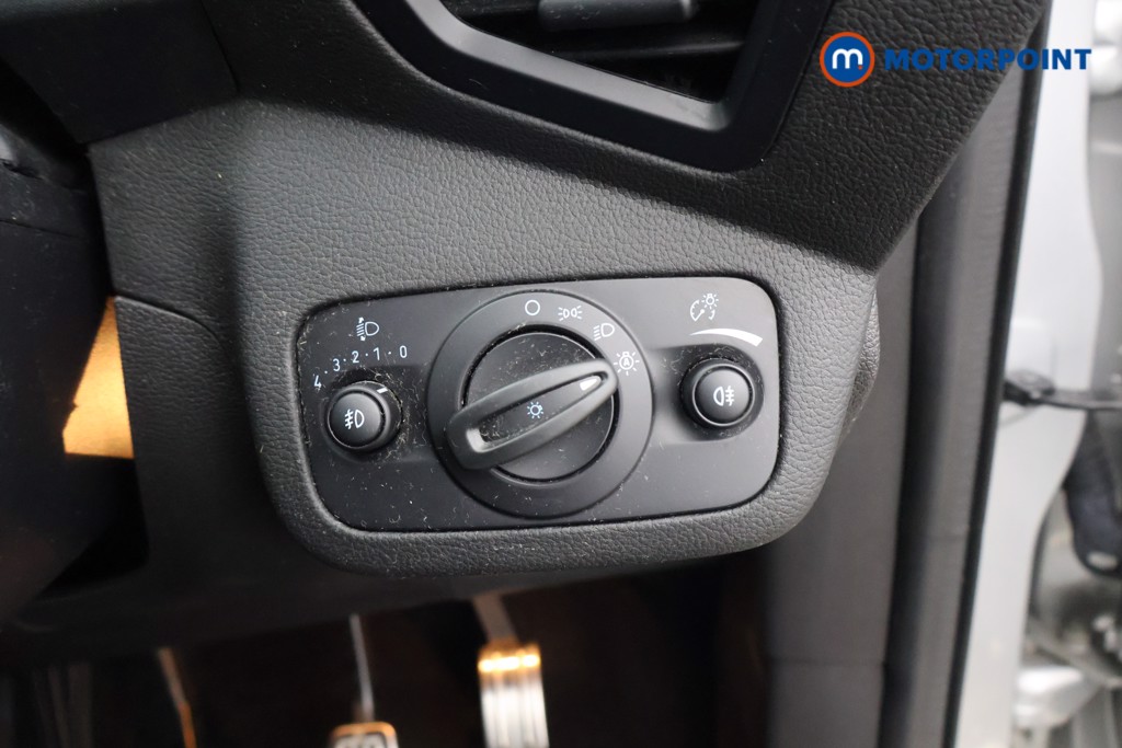 Ford Kuga St-Line Manual Petrol SUV - Stock Number (1599934) - 5th supplementary image