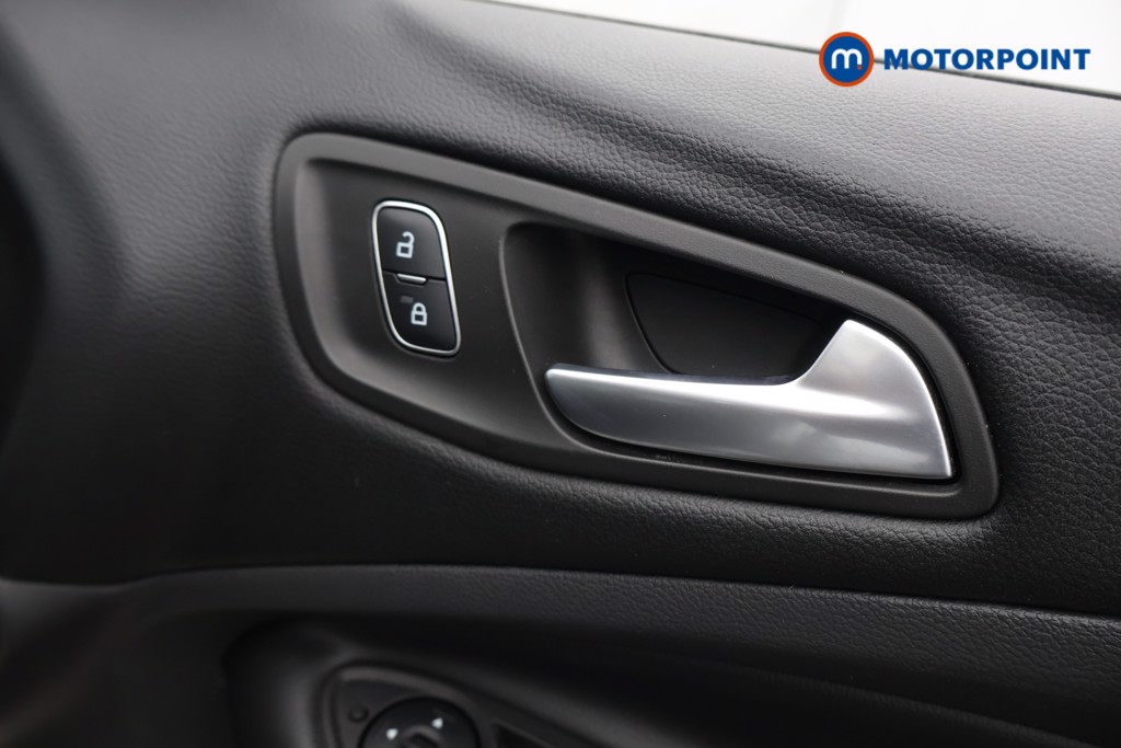 Ford Kuga St-Line Manual Petrol SUV - Stock Number (1599934) - 15th supplementary image