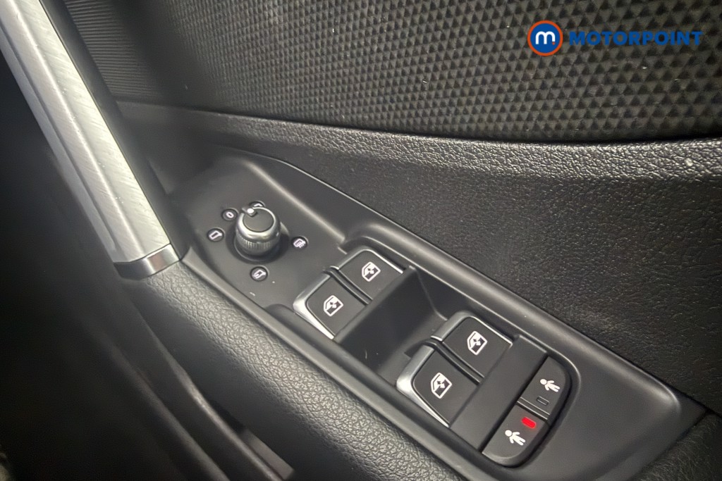 Audi Q2 Black Edition Manual Petrol SUV - Stock Number (1600246) - 18th supplementary image