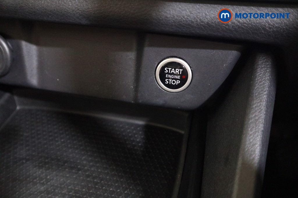 Nissan Qashqai Acenta Premium Manual Petrol SUV - Stock Number (1600892) - 8th supplementary image