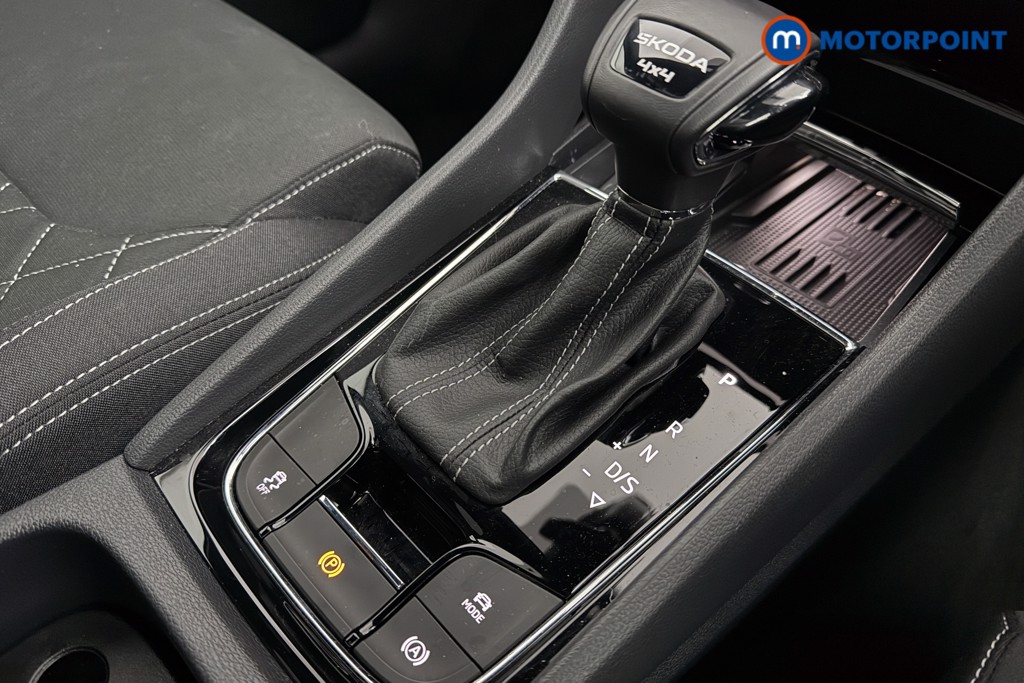 Skoda Karoq Sportline Automatic Petrol SUV - Stock Number (1601065) - 16th supplementary image