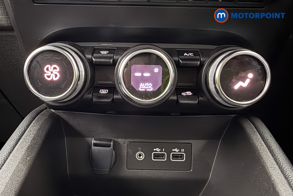 Renault Clio Evolution Manual Petrol Hatchback - Stock Number (1601230) - 16th supplementary image