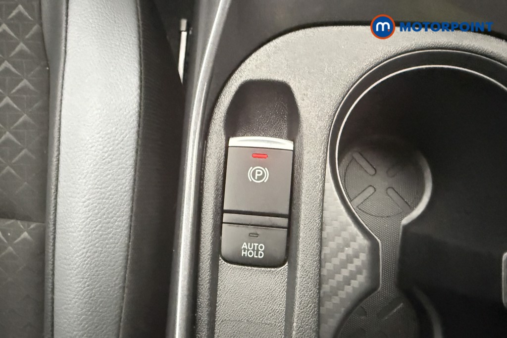 Nissan Juke N-Connecta Manual Petrol SUV - Stock Number (1601592) - 17th supplementary image