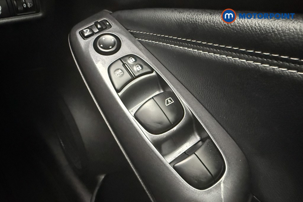 Nissan Juke N-Connecta Manual Petrol SUV - Stock Number (1601592) - 18th supplementary image