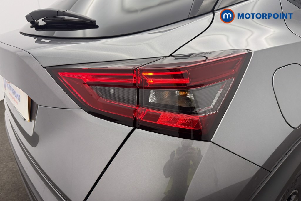 Nissan Juke N-Connecta Manual Petrol SUV - Stock Number (1601592) - 19th supplementary image