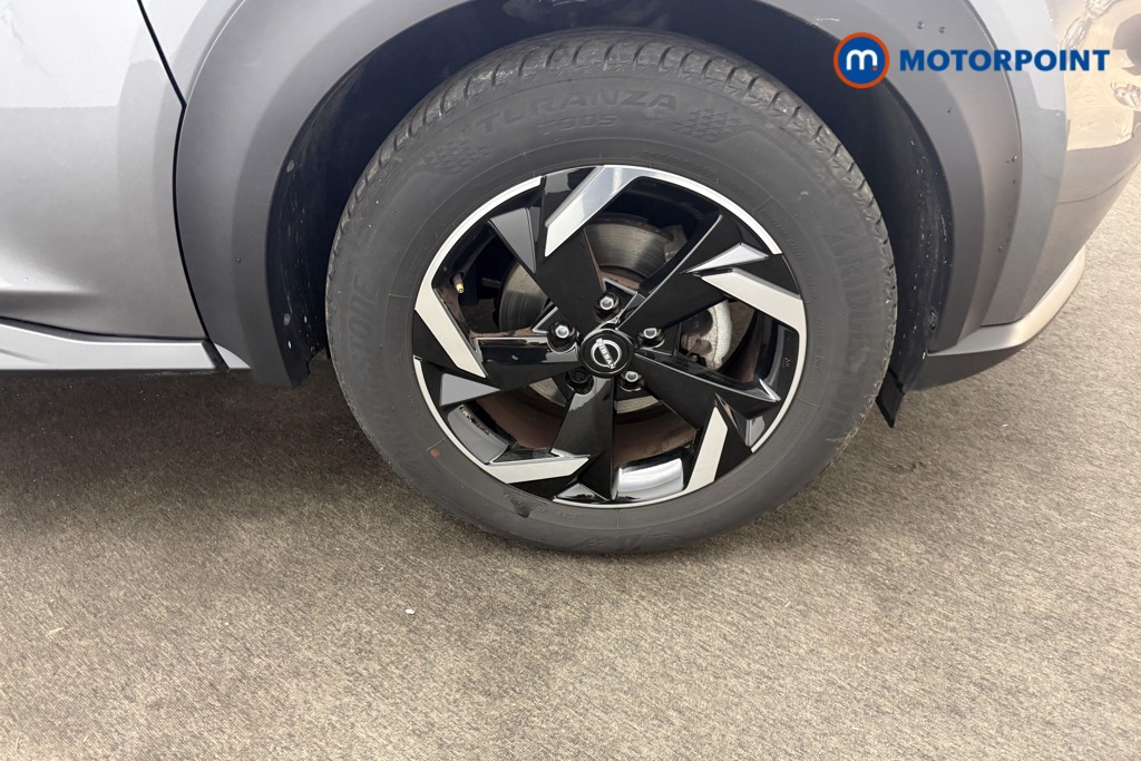 Nissan Juke N-Connecta Manual Petrol SUV - Stock Number (1601592) - 23rd supplementary image