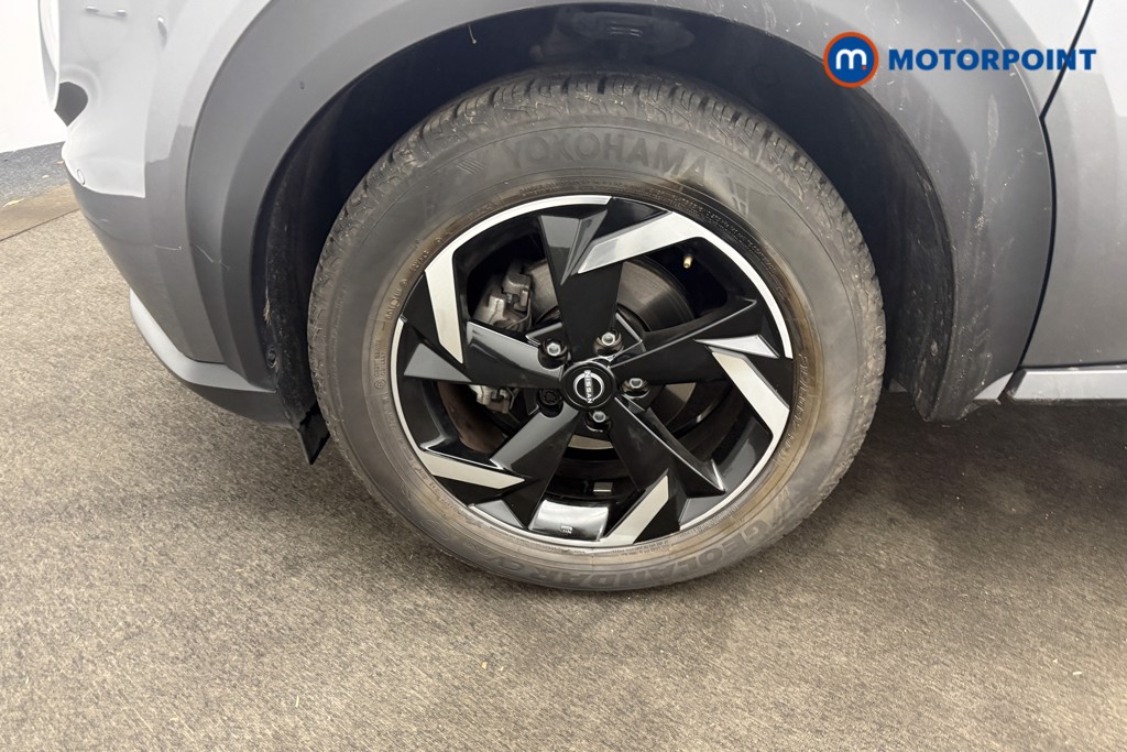 Nissan Juke N-Connecta Manual Petrol SUV - Stock Number (1601592) - 26th supplementary image