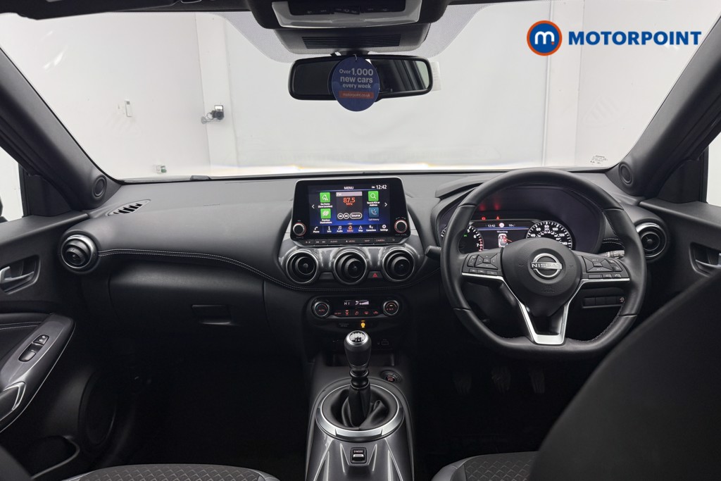 Nissan Juke N-Connecta Manual Petrol SUV - Stock Number (1601592) - 1st supplementary image