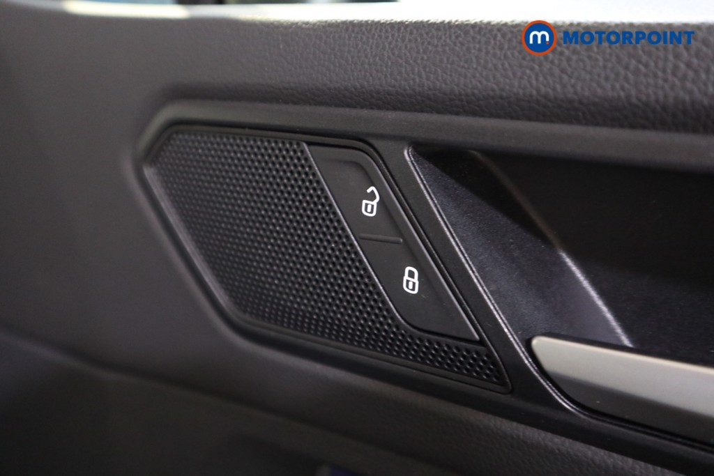Volkswagen Tiguan Life Manual Petrol SUV - Stock Number (1602280) - 13th supplementary image