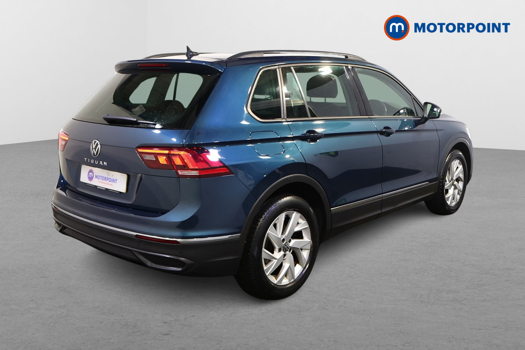 Volkswagen Tiguan Life Manual Petrol SUV - Stock Number (1602280) - Drivers side rear corner