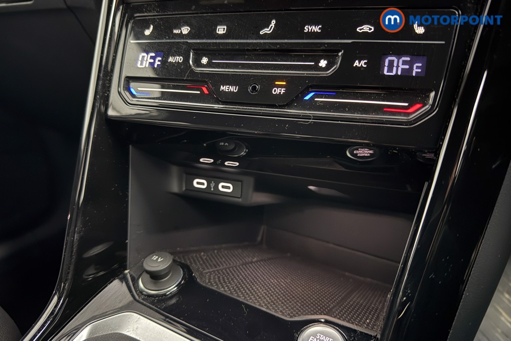 Volkswagen T-Roc R-Line Automatic Petrol SUV - Stock Number (1602364) - 13th supplementary image