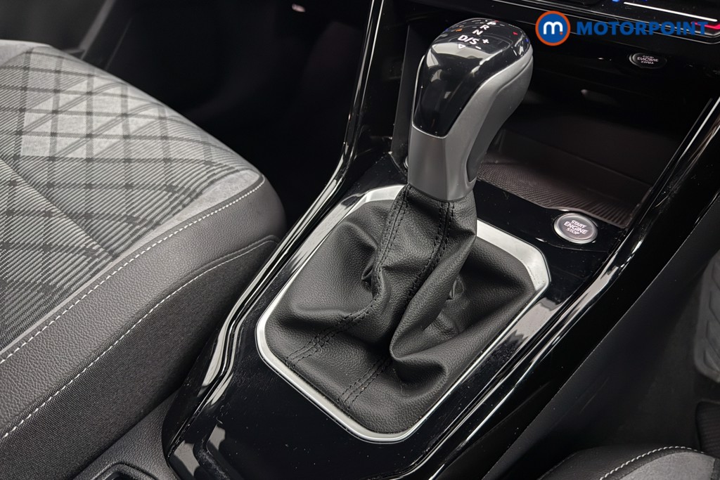 Volkswagen T-Roc R-Line Automatic Petrol SUV - Stock Number (1602364) - 14th supplementary image