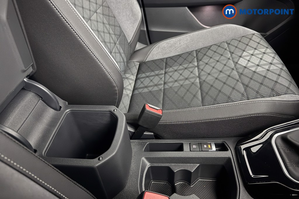 Volkswagen T-Roc R-Line Automatic Petrol SUV - Stock Number (1602364) - 15th supplementary image