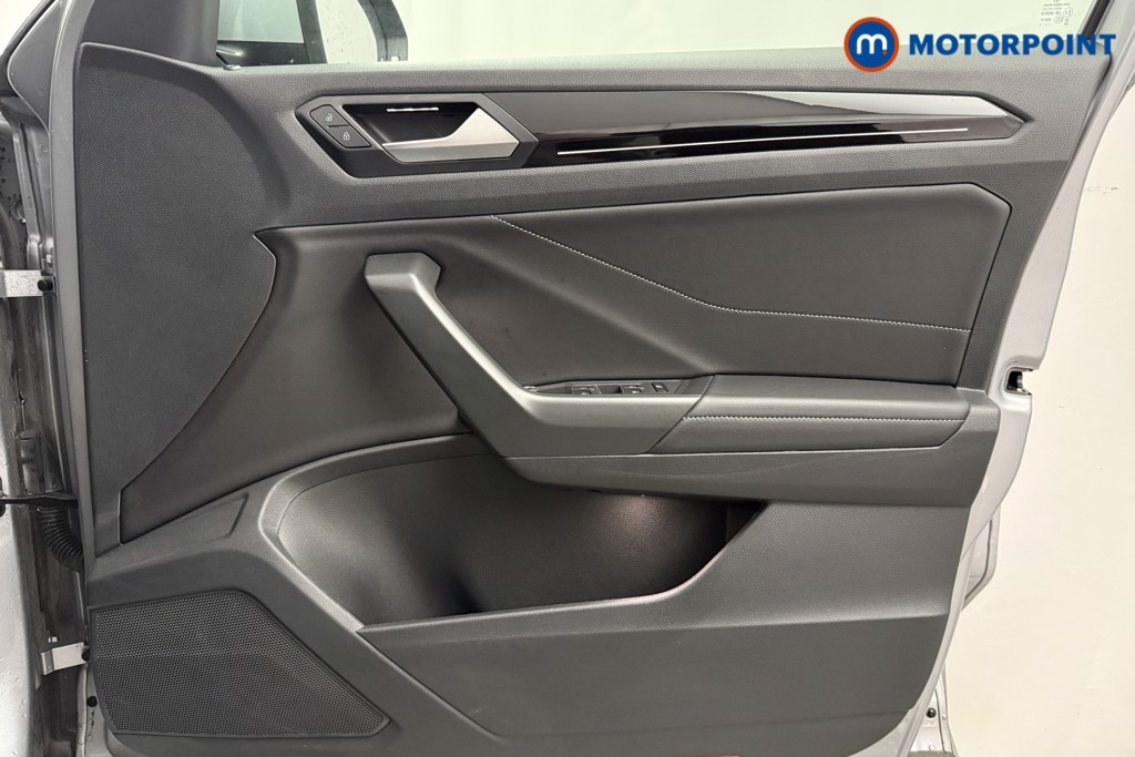 Volkswagen T-Roc R-Line Automatic Petrol SUV - Stock Number (1602364) - 18th supplementary image