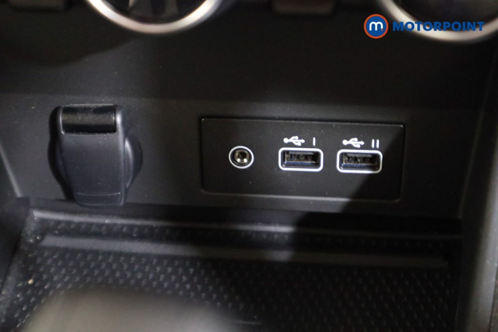 Renault Captur Techno Manual Petrol-Electric Hybrid SUV - Stock Number (1602387) - 9th supplementary image