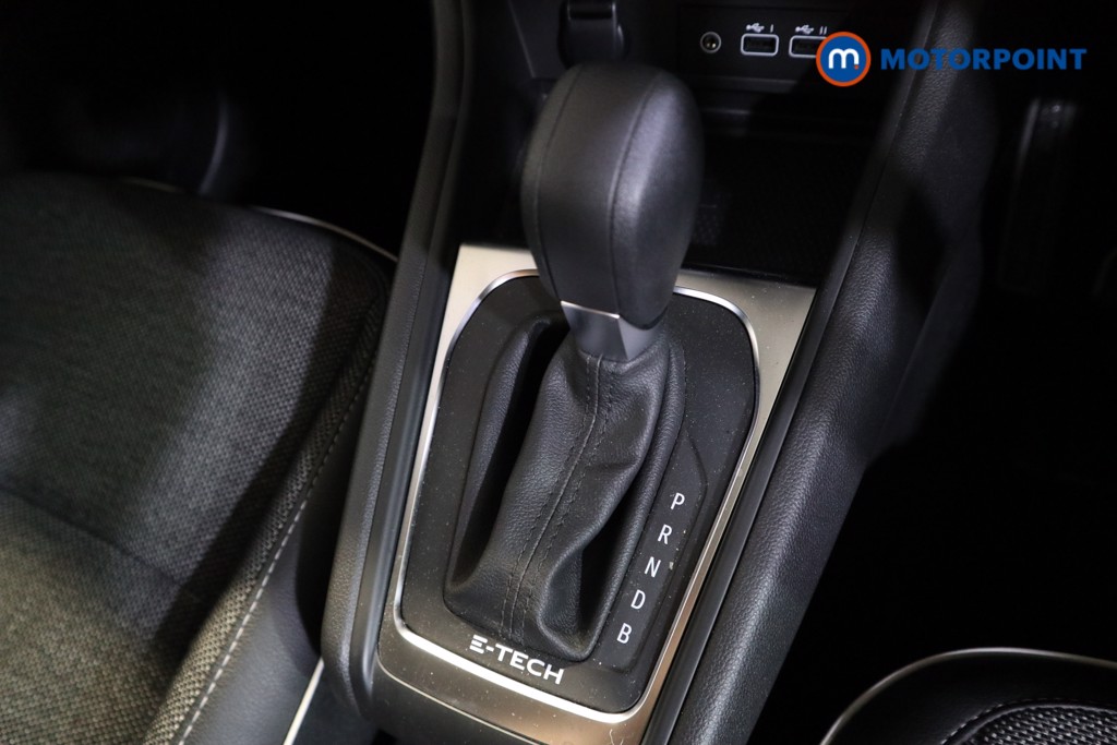 Renault Captur Techno Manual Petrol-Electric Hybrid SUV - Stock Number (1602387) - 10th supplementary image