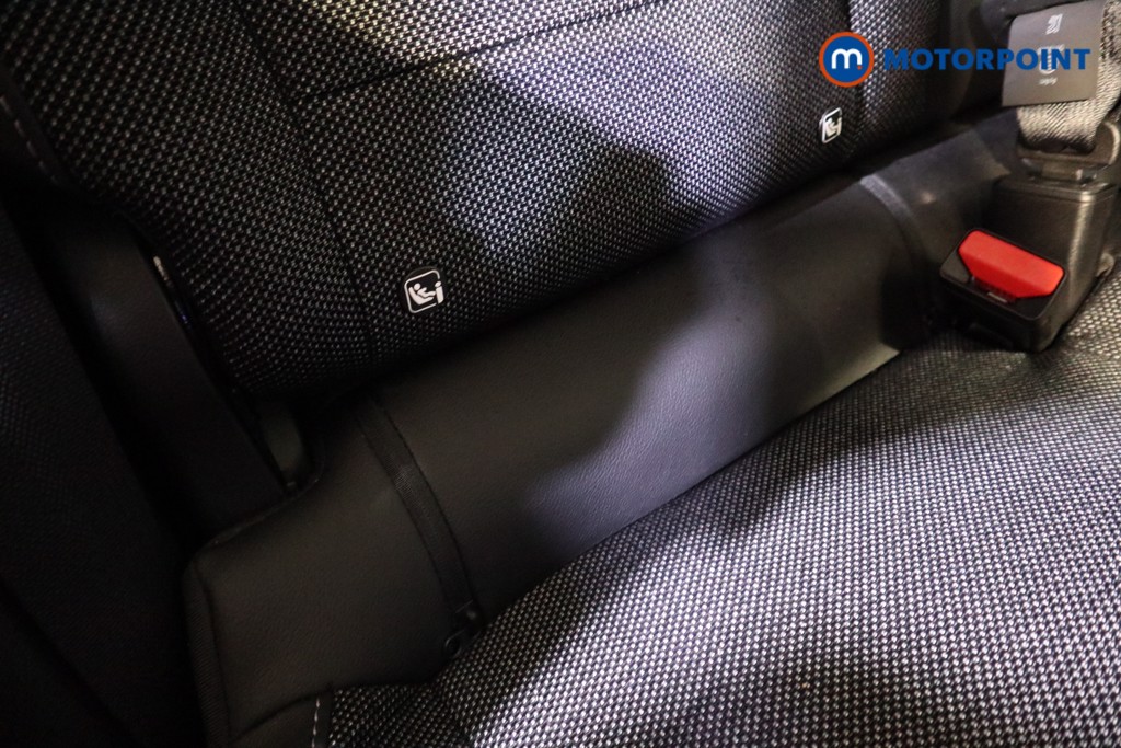 Renault Captur Techno Manual Petrol-Electric Hybrid SUV - Stock Number (1602387) - 16th supplementary image