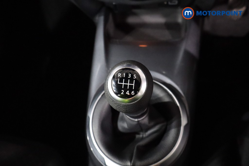 Nissan Juke Acenta Manual Petrol SUV - Stock Number (1602663) - 17th supplementary image