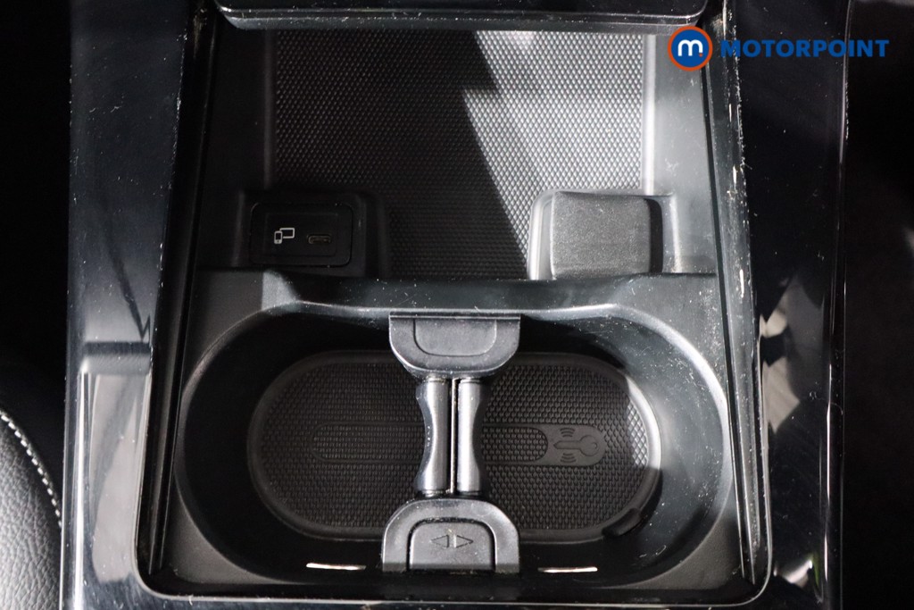 Mercedes-Benz A Class Amg Line Executive Edition Automatic Petrol Hatchback - Stock Number (1602691) - 17th supplementary image