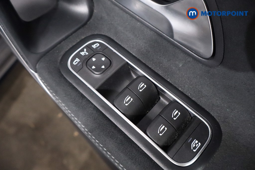 Mercedes-Benz A Class Amg Line Executive Edition Automatic Petrol Hatchback - Stock Number (1602691) - 23rd supplementary image