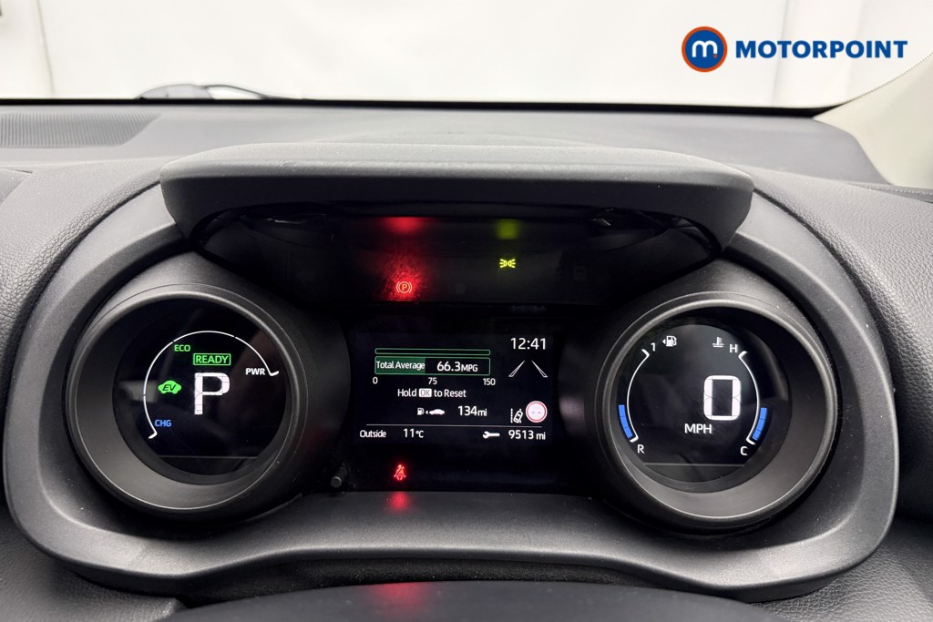 Toyota Yaris Design Automatic Petrol-Electric Hybrid Hatchback - Stock Number (1602878) - 5th supplementary image