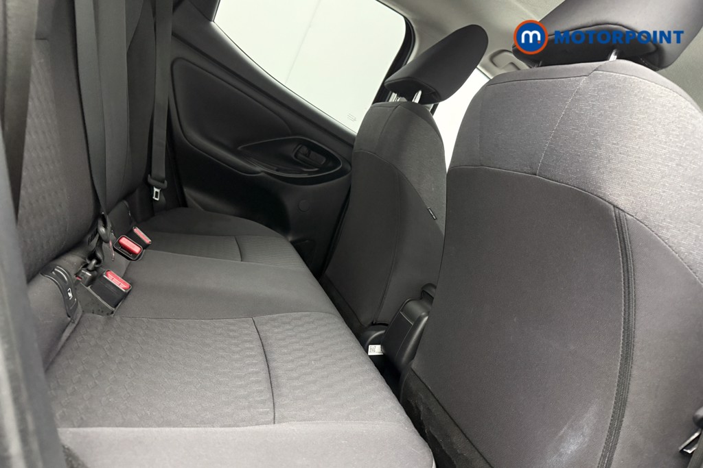 Toyota Yaris Design Automatic Petrol-Electric Hybrid Hatchback - Stock Number (1602878) - 8th supplementary image