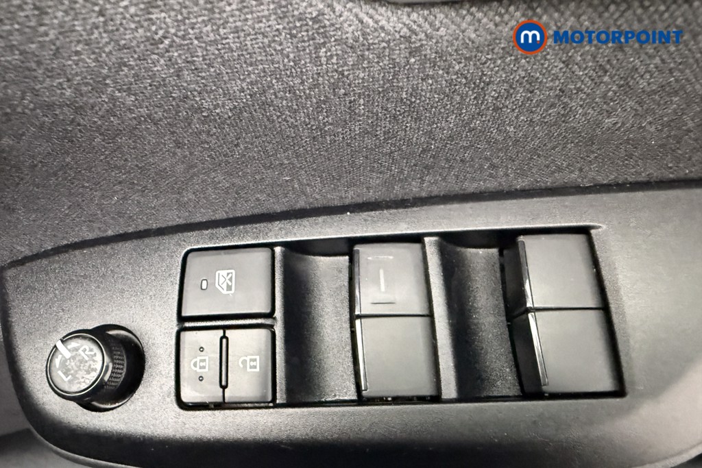 Toyota Yaris Design Automatic Petrol-Electric Hybrid Hatchback - Stock Number (1602878) - 17th supplementary image