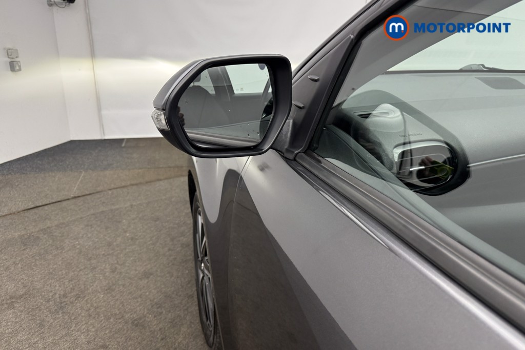 Toyota Yaris Design Automatic Petrol-Electric Hybrid Hatchback - Stock Number (1602878) - 27th supplementary image