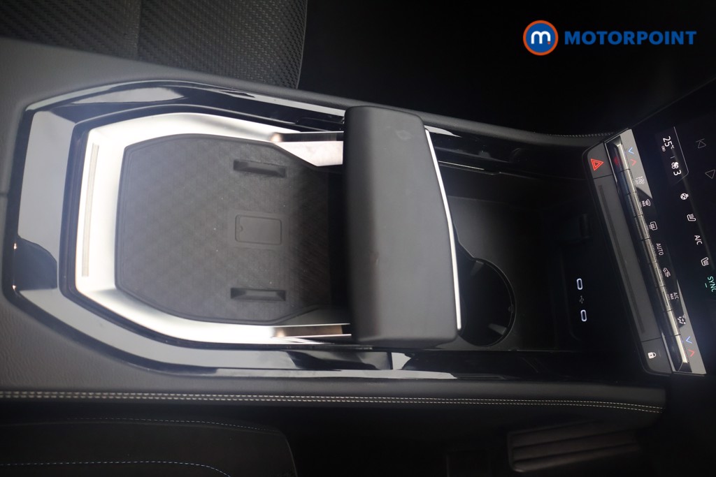 Renault Austral Iconic Esprit Alpine Automatic Petrol-Electric Hybrid SUV - Stock Number (1603159) - 9th supplementary image