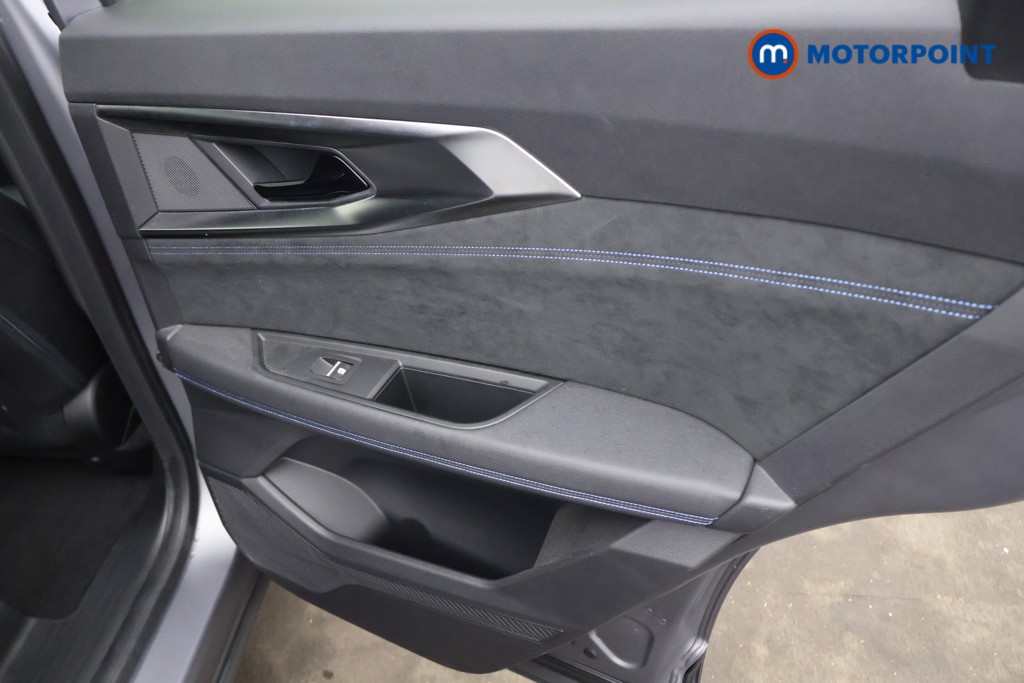 Renault Austral Iconic Esprit Alpine Automatic Petrol-Electric Hybrid SUV - Stock Number (1603159) - 14th supplementary image