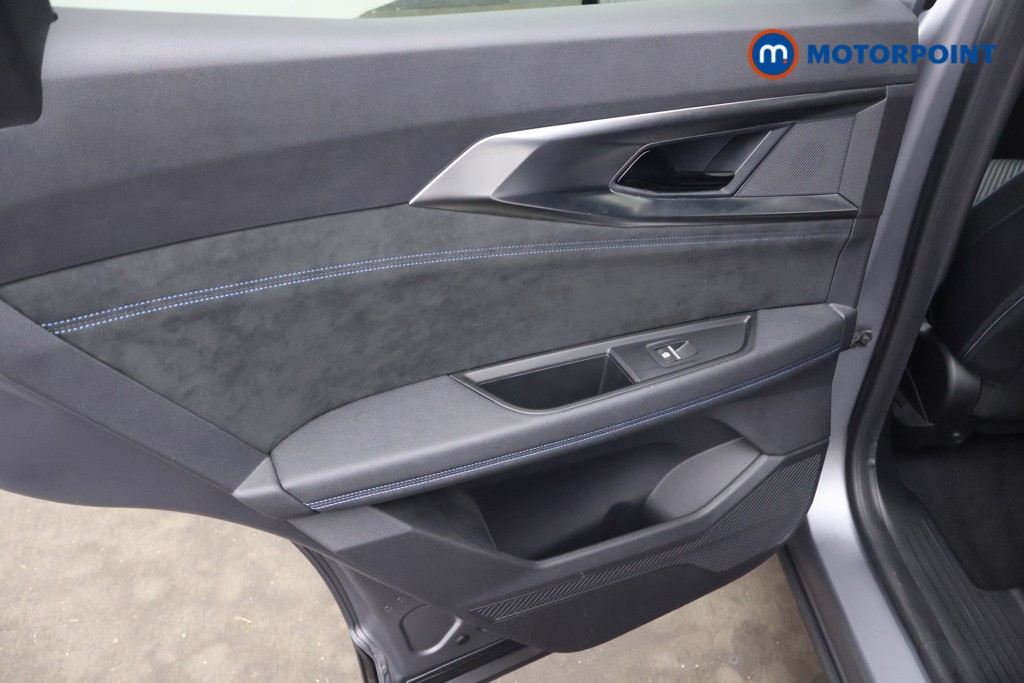 Renault Austral Iconic Esprit Alpine Automatic Petrol-Electric Hybrid SUV - Stock Number (1603159) - 17th supplementary image