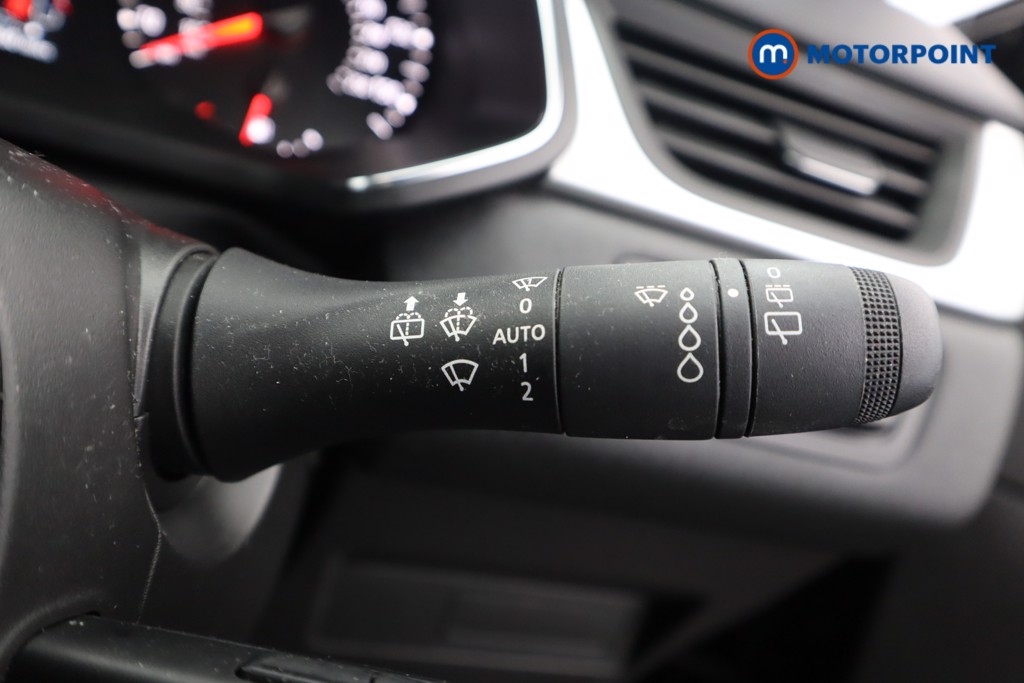 Renault Captur Iconic Edition Manual Petrol SUV - Stock Number (1603320) - 7th supplementary image