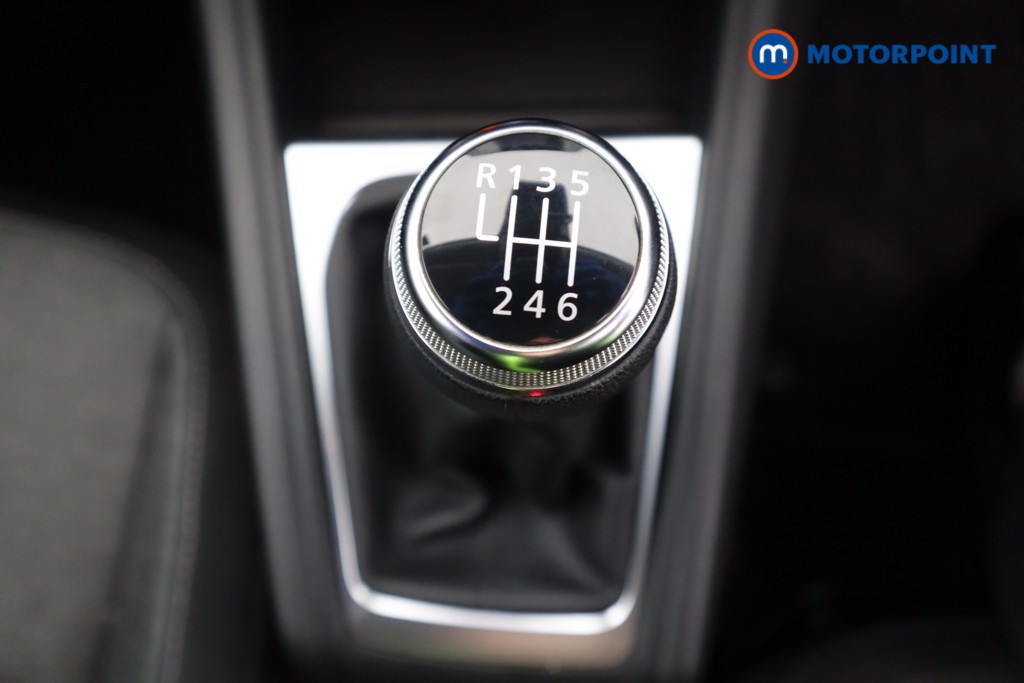 Renault Captur Iconic Edition Manual Petrol SUV - Stock Number (1603320) - 16th supplementary image